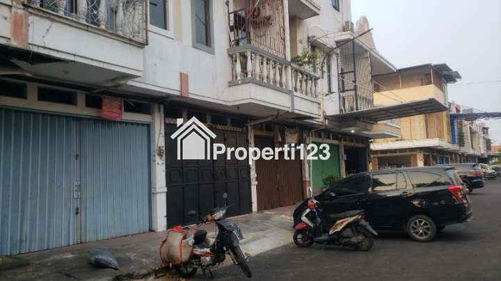 Disewakan Ruko Fantasi di Taman Palem Lestari, Cengkareng, Jakarta Barat - 2