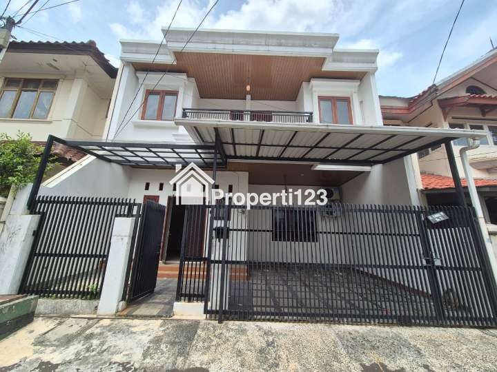 Dijual rumah 2 lantai siap huni di Rawamangun Jakarta Timur - 1