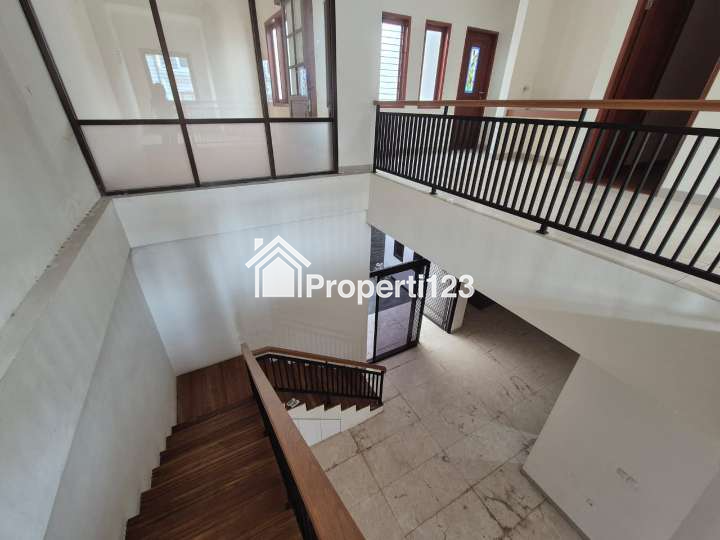 Dijual rumah 2 lantai siap huni di Rawamangun Jakarta Timur - 7