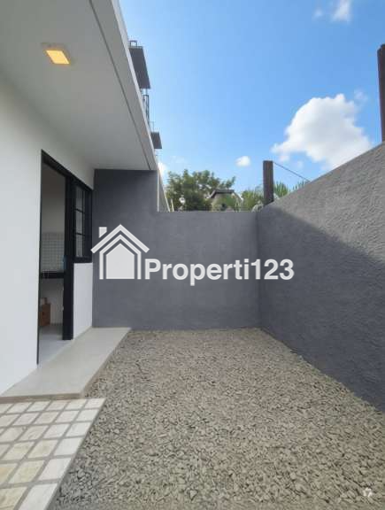 Rumah 2 lantai modern minimalis di Cipayung Jaktim - 10
