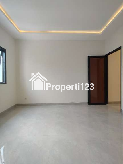 Rumah 2 lantai modern minimalis di Cipayung Jaktim - 3