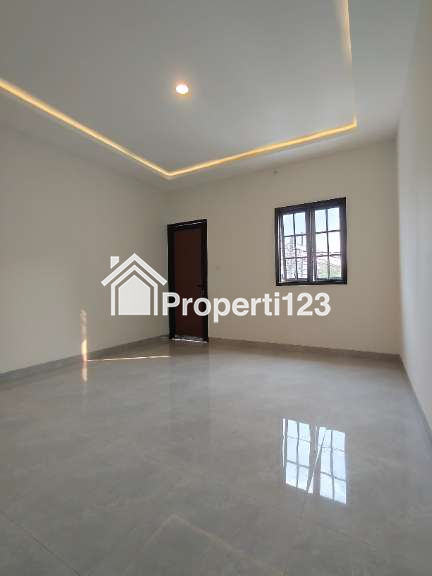 Rumah 2 lantai modern minimalis di Cipayung Jaktim - 8