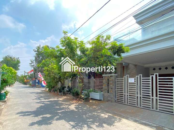 Rumah Hoek Strategis Perumahan Harapan Jaya Bekasi Utara - 19
