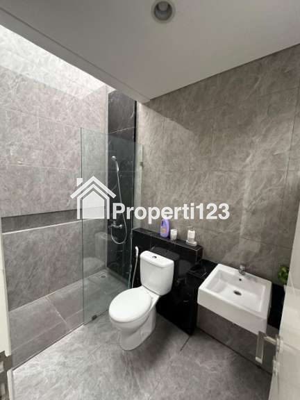 Rumah Baru Private Pool Semi Furnished Di Citraland Surabaya Barat - 15