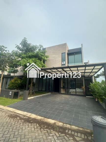 Rumah Baru Private Pool Semi Furnished Di Citraland Surabaya Barat - 2
