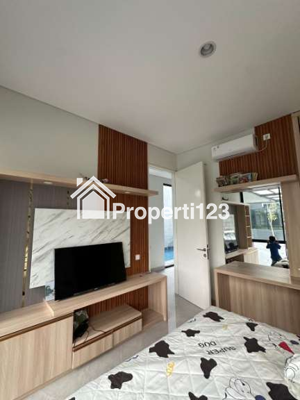 Rumah Baru Private Pool Semi Furnished Di Citraland Surabaya Barat - 13