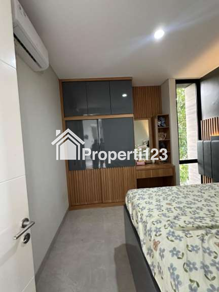 Rumah Baru Private Pool Semi Furnished Di Citraland Surabaya Barat - 10