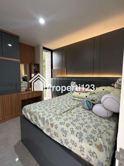 Rumah Baru Private Pool Semi Furnished Di Citraland Surabaya Barat - 6