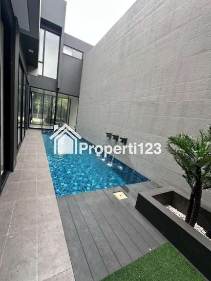 Rumah Baru Private Pool Semi Furnished Di Citraland Surabaya Barat - 5