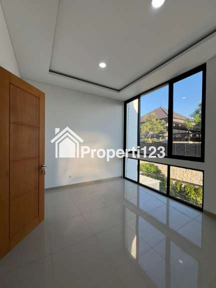 Rumah Hook Baru Gress Di Gading Pantai Mulyorejo Kenjeran Surabaya - 10