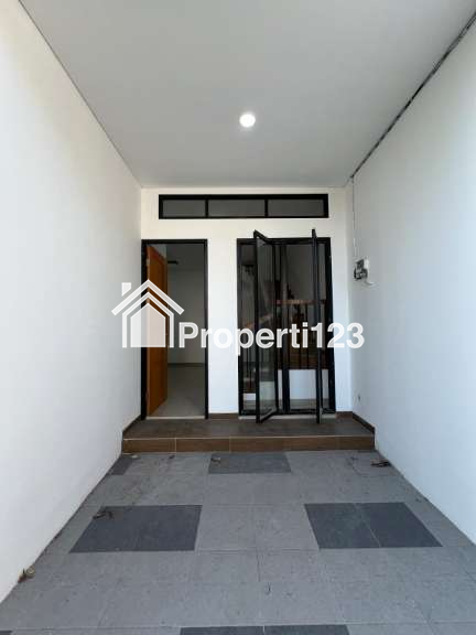 Rumah Hook Baru Gress Di Gading Pantai Mulyorejo Kenjeran Surabaya - 8