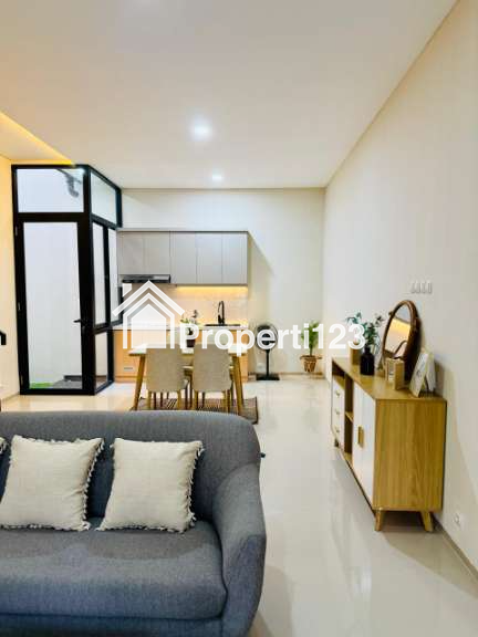 Rumah baru siap huni di Kencana Loka BSD - 10