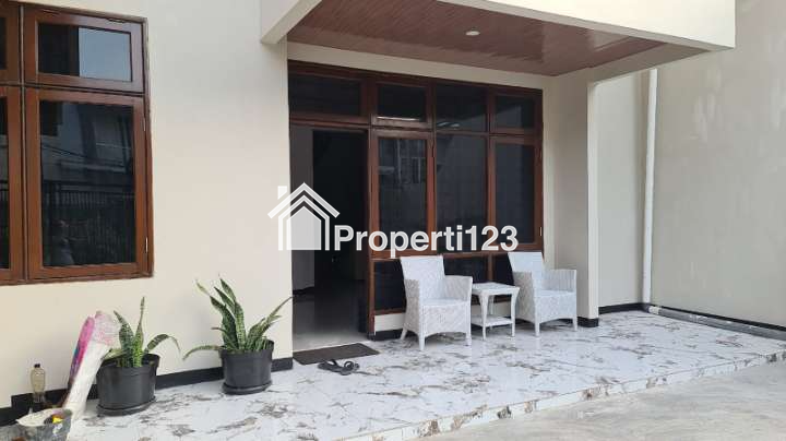 Rumah Siap Huni Di Raya Sutorejo Prima Mulyorejo Surabaya - 2