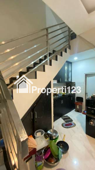 Rumah Cantik Minimalis Modern Di Jambangan Surabaya selatan - 9