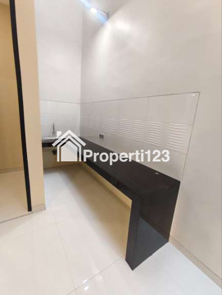 Rumah Baru Minimalis Modern Di Manyar Jaya Sukolilo Surabaya - 10