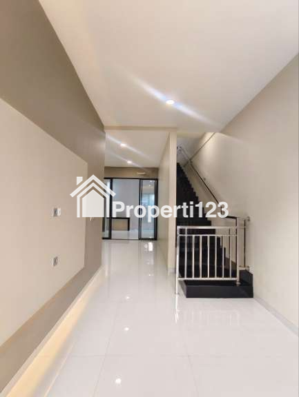 Rumah Baru Minimalis Modern Di Manyar Jaya Sukolilo Surabaya - 5