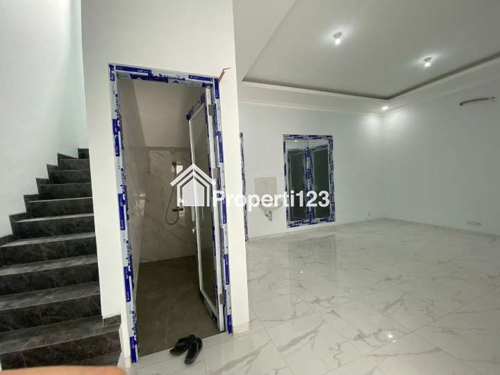 Rumah Baru Gress Bukit Palma Citraland Surabaya Barat - 12