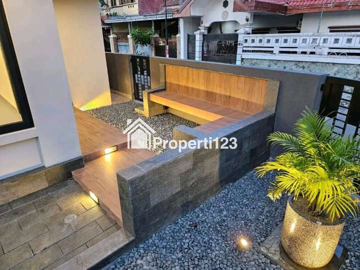 Rumah Baru Hook Scandinavian Style Di Babatan Pantai Mulyorejo Surabaya Timur - 4