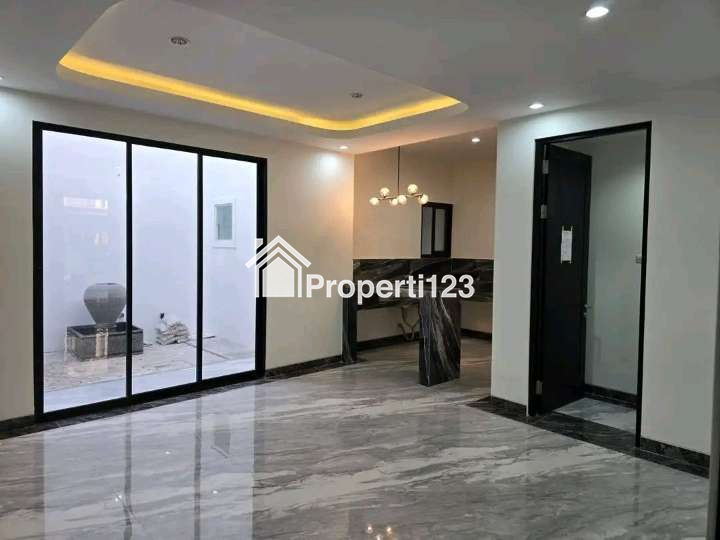 Rumah Baru Hook Scandinavian Style Di Babatan Pantai Mulyorejo Surabaya Timur - 6