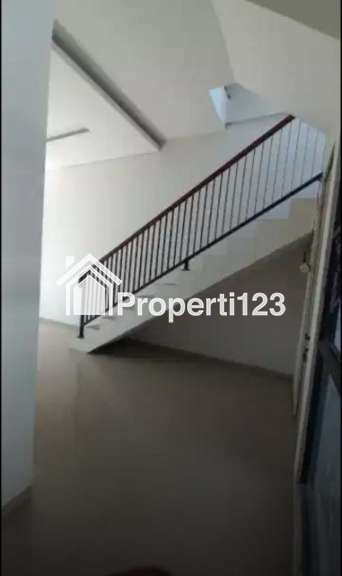 Rumah Murah Baru Gress Di Perumahan Royal Paka Rungkut Surabaya Timur - 5