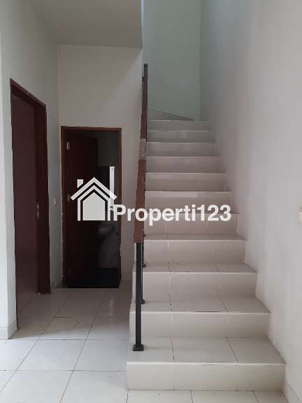 DIJUAL RUMAH PREMIER VILLAGE CIPONDOH BLOK E12 - 3