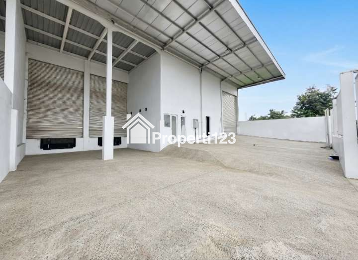 Gudang Loading Dock Kawasan Industri Delta Silicon Lippo Cikarang - 2