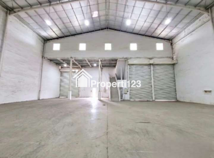 Gudang Loading Dock Kawasan Industri Delta Silicon Lippo Cikarang - 7