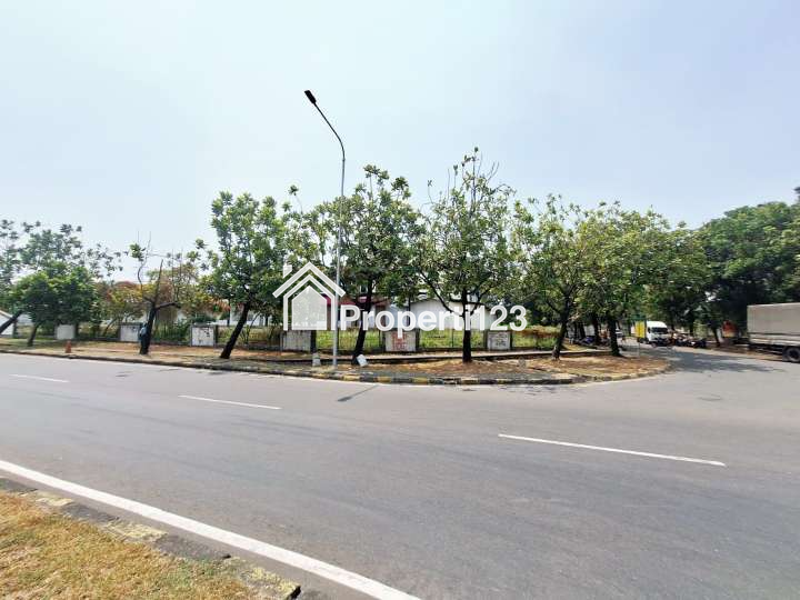 Gudang Ex Pabrik Hoek Kawasan Industri Jababeka Cikarang Utara - 12