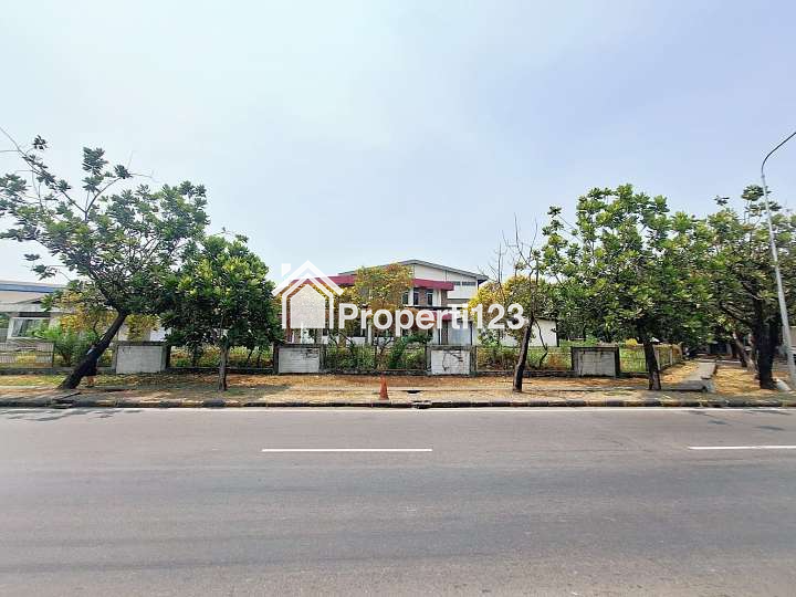 Gudang Ex Pabrik Hoek Kawasan Industri Jababeka Cikarang Utara - 8