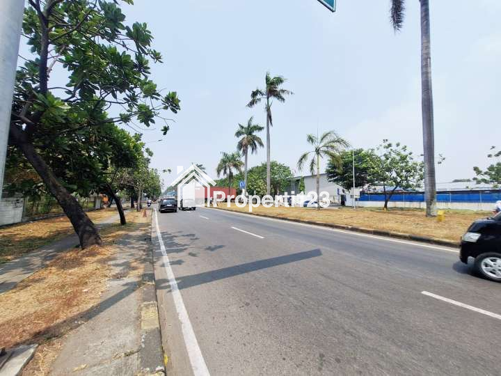 Gudang Ex Pabrik Hoek Kawasan Industri Jababeka Cikarang Utara - 13