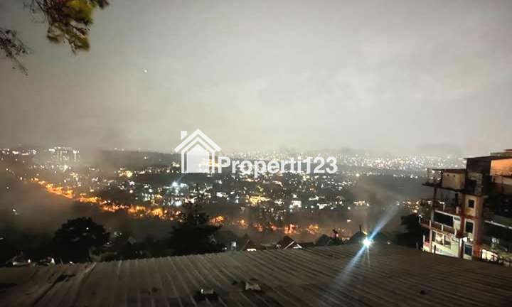 Tanah 1700 m2 SHM Muka 20 Meter View Spektakuler Kota Bandung Bonus Bangunan Eks. Café dan Resto di Kawasan Wisata Kuliner dan Hiburan Ciburial Dago Bandung - 5