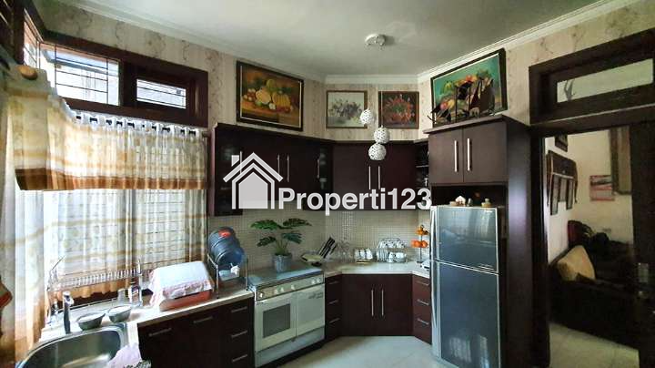 Rumah Minimalis Modern Semi Furnished 6 Kamar Tidur 6 Kamar Mandi Garasi Carport  Harga di Bawah Pasar Lokasi Premium di Sayap Jl. Riau Bandung - 5