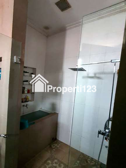 Rumah Minimalis Modern Semi Furnished 6 Kamar Tidur 6 Kamar Mandi Garasi Carport  Harga di Bawah Pasar Lokasi Premium di Sayap Jl. Riau Bandung - 11