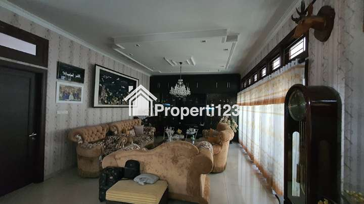 Rumah Minimalis Modern Semi Furnished 6 Kamar Tidur 6 Kamar Mandi Garasi Carport  Harga di Bawah Pasar Lokasi Premium di Sayap Jl. Riau Bandung - 2