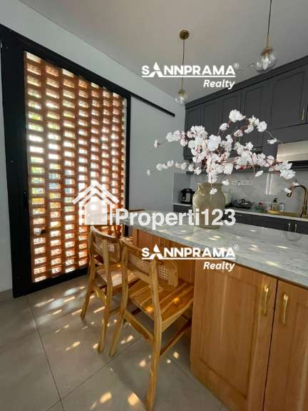 Rumah asri siap huni di Tanjung Barat Jakarta Selatan - 4