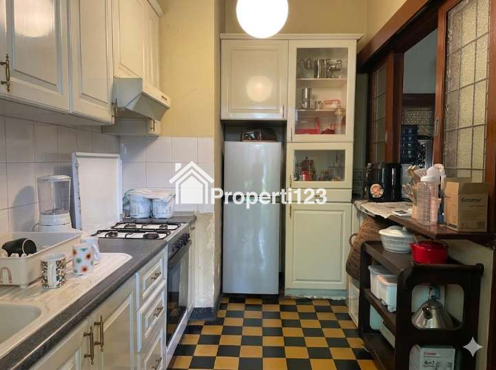 Rumah Heritage Commercial Area Cisangkuy Bandung – Suitable for Cafe & Guesthouse - 13
