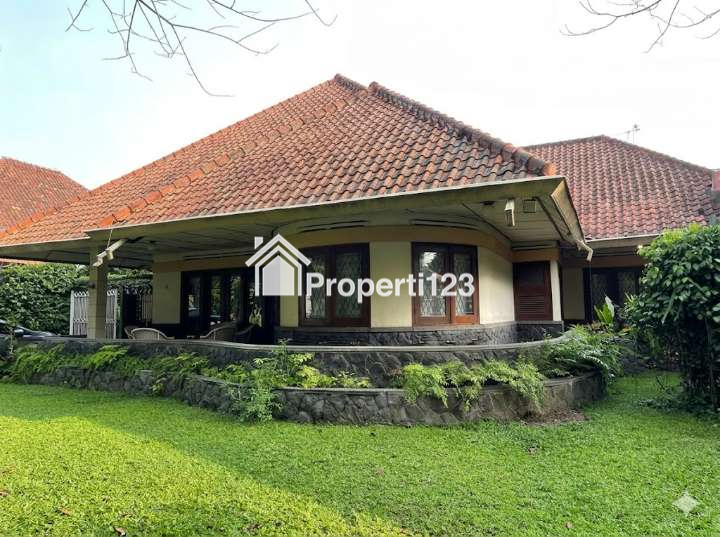 Rumah Heritage Commercial Area Cisangkuy Bandung – Suitable for Cafe & Guesthouse - 1