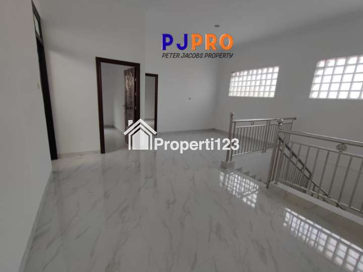 Dijual Rumah Full Renovasi Siap Huni di Harapan Indah 1 Bekasi - 17