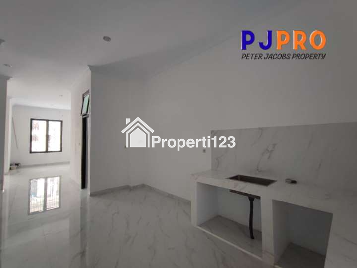 Dijual Rumah Full Renovasi Siap Huni di Harapan Indah 1 Bekasi - 11
