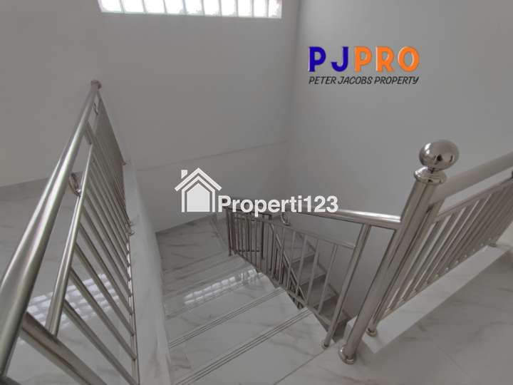 Dijual Rumah Full Renovasi Siap Huni di Harapan Indah 1 Bekasi - 14