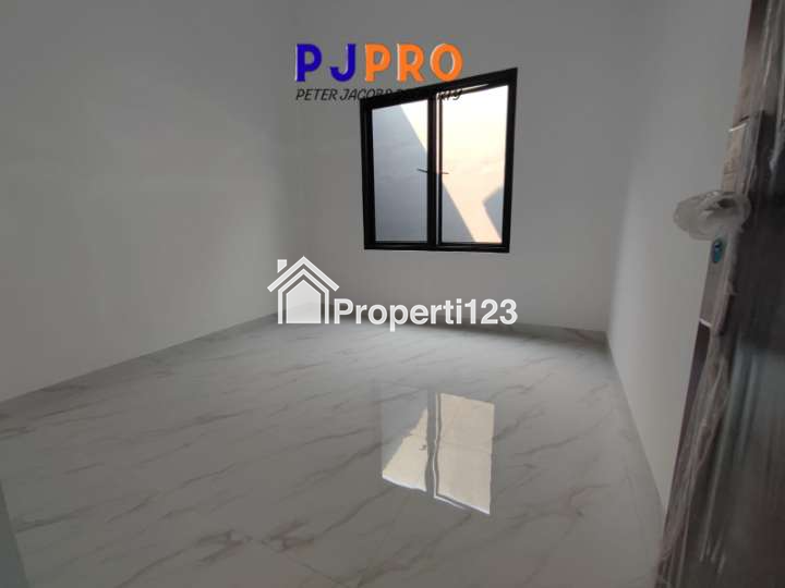 Dijual Rumah Full Renovasi Siap Huni di Harapan Indah 1 Bekasi - 18