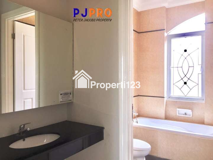 Dijual Rumah Cantik Siap Huni di Raffles Hills Cibubur - 7