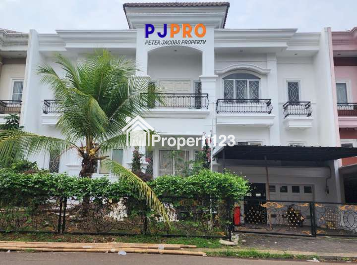 Dijual Rumah Cantik Siap Huni di Raffles Hills Cibubur - 1