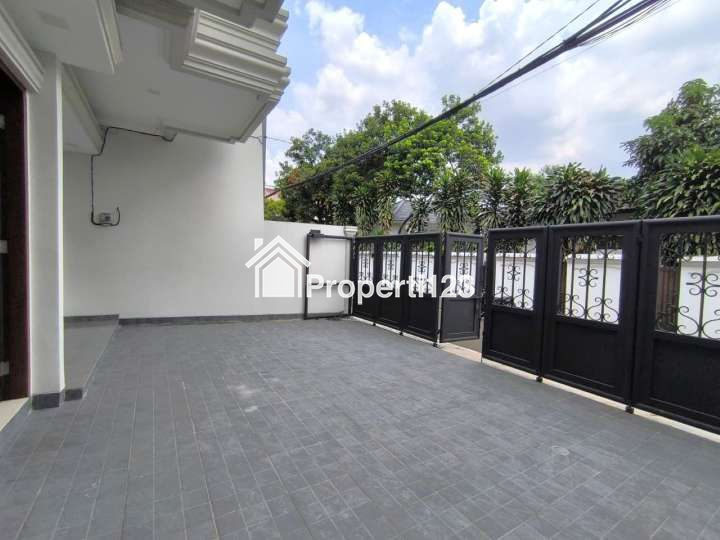 Rumah Brand New Desain Classic Modern Pondok Bambu Jakarta Timur - 18