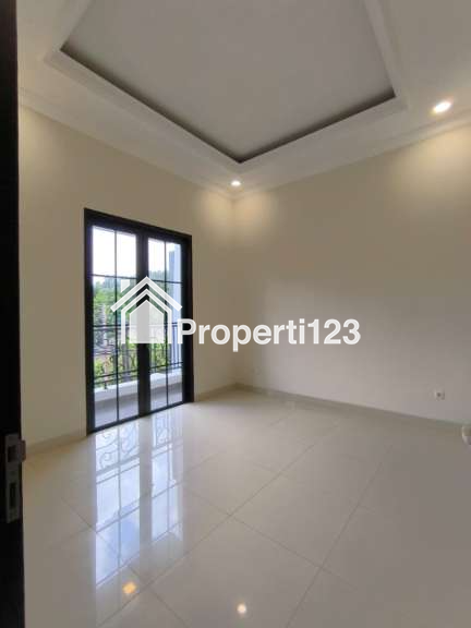 Rumah Brand New Desain Classic Modern Pondok Bambu Jakarta Timur - 10
