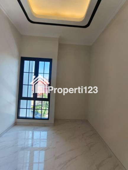 Rumah Baru Grees Lokasi Manyar Jaya Surabaya - 10