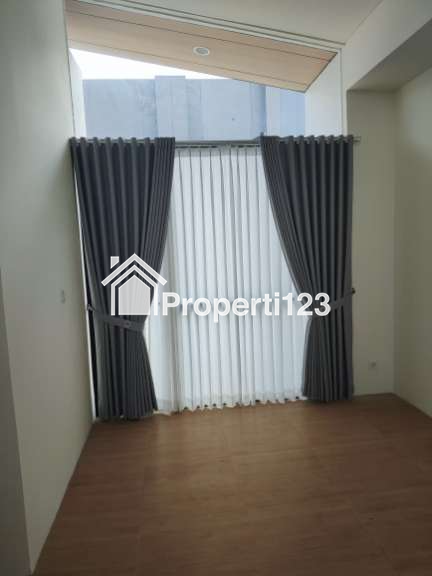 DISEWAKAN RUMAH 2 LANTAI DI CENDANA ESSENCE EAST LIPPO KARAWACI - 8