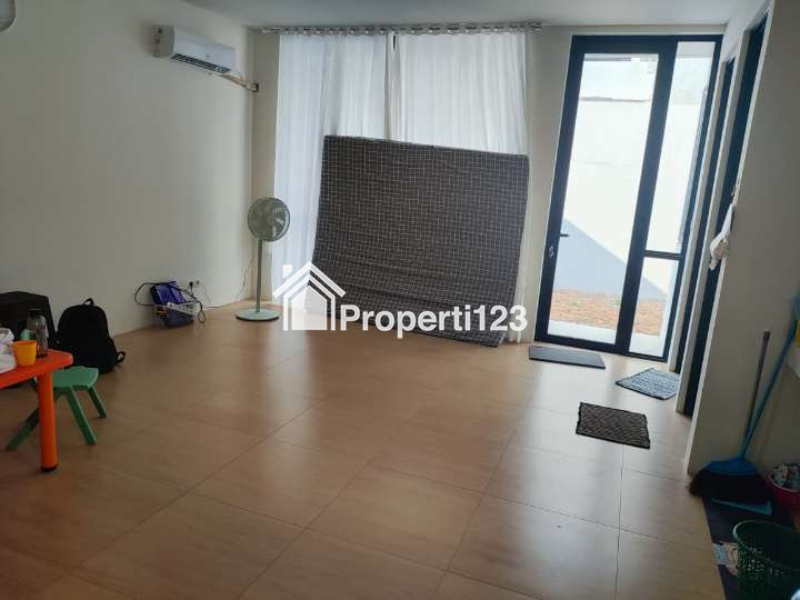 DISEWAKAN RUMAH 2 LANTAI DI CENDANA ESSENCE EAST LIPPO KARAWACI - 2