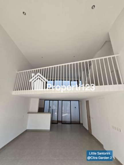 Turun Harga, Dijual Cepat Rumah di Little Santorini, Citra Garden 2, Kalideres, Jakarta Barat - 9