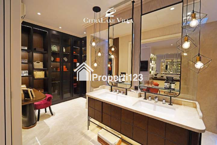 Dijual Rumah CitraLake Villa Phase II di Citra Garden City 6, Jakarta Barat - 2